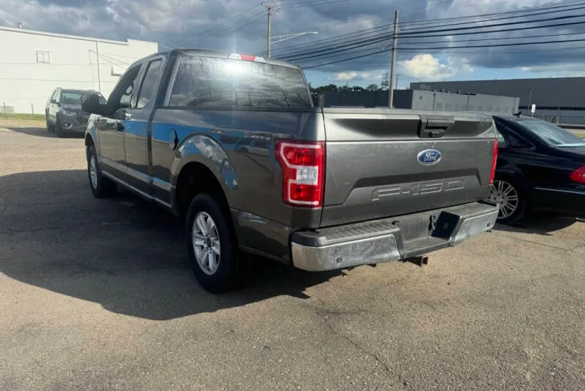 2020 Ford F-150 XLT photo 1