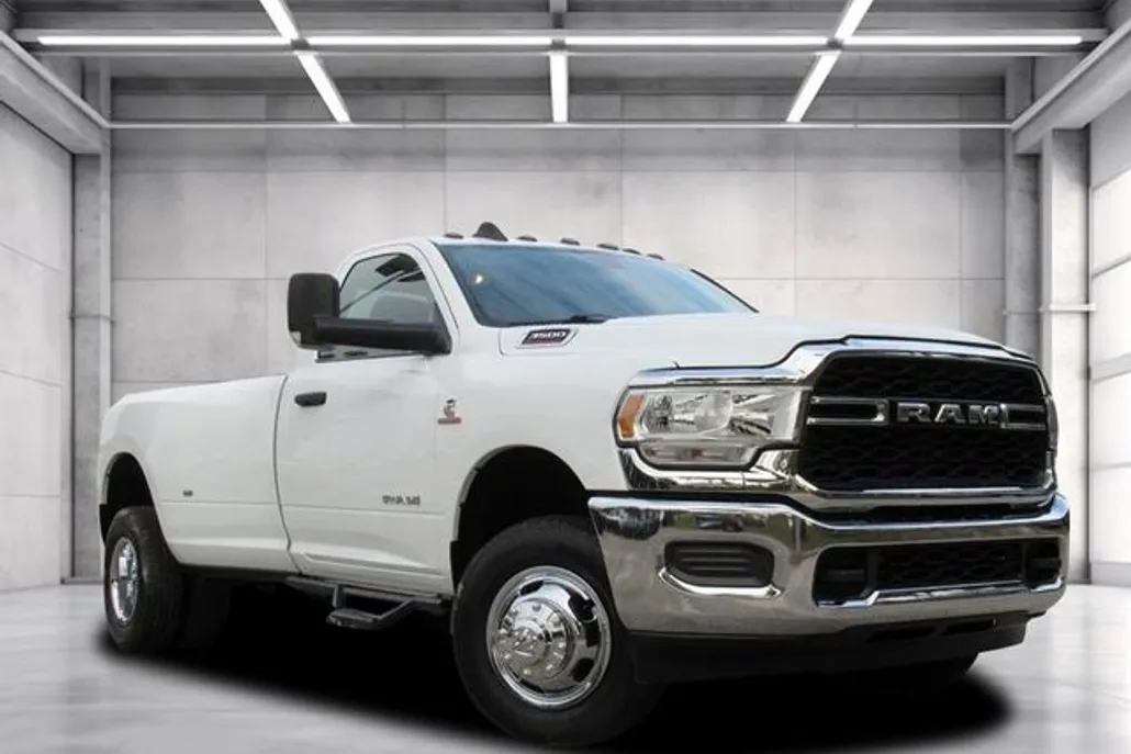 2022 Ram 3500 Tradesman photo 1