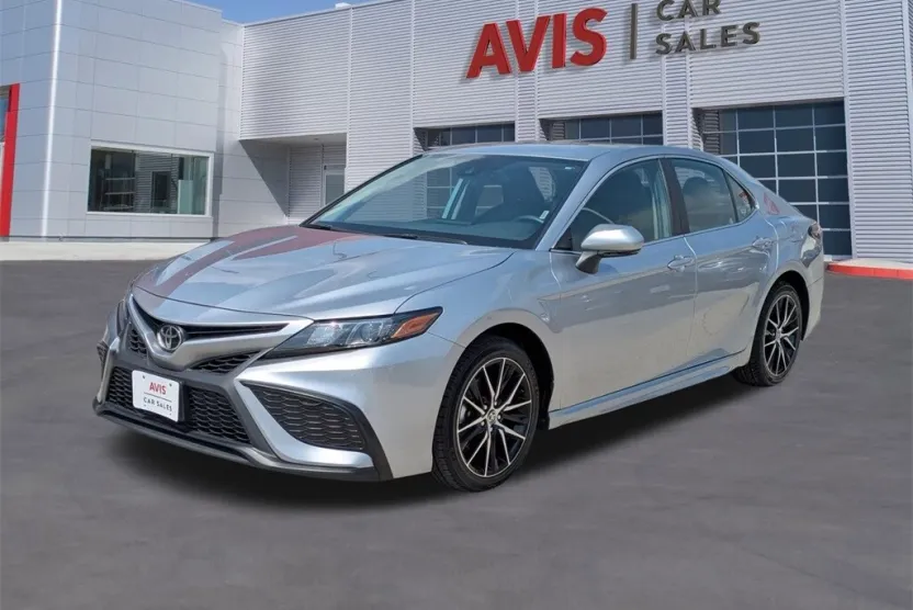 2024 Toyota Camry SE photo 1