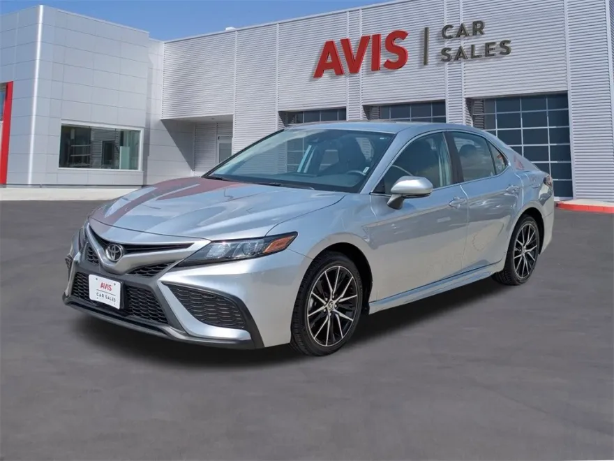 2024 Toyota Camry SE photo 1