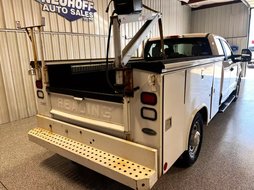 2017 Ford F-250 XLT photo 1