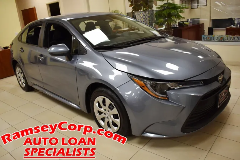 2025 Toyota Corolla LE photo 1