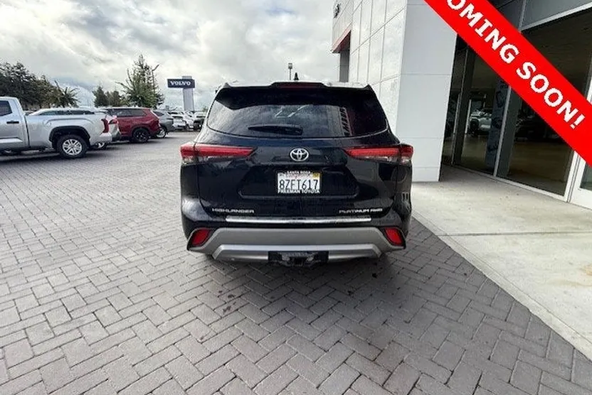 2022 Toyota Highlander Platinum photo 1