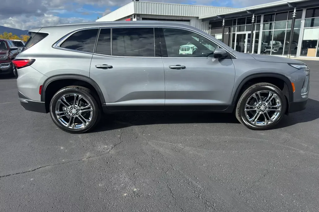 2026 Buick Enclave Preferred photo 1