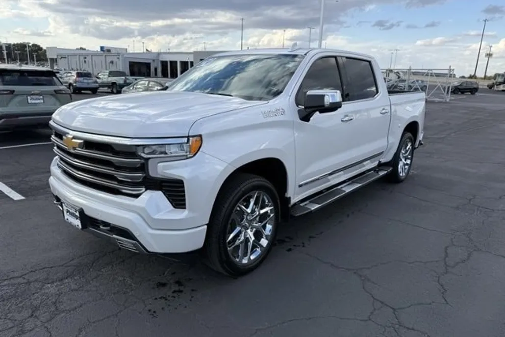 2024 Chevrolet Silverado 1500 High Country photo 1