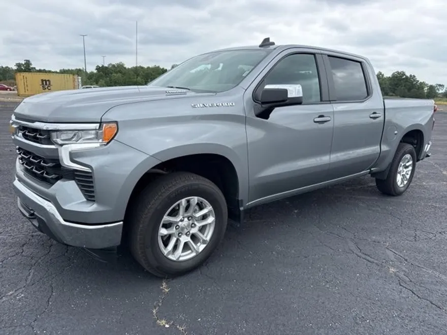 2024 Chevrolet Silverado 1500 LT photo 1