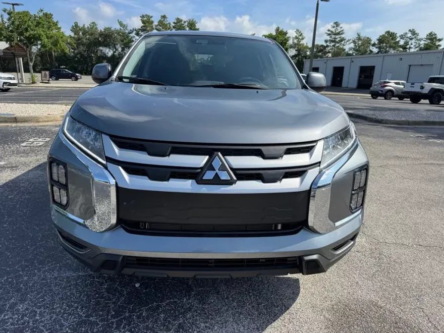 2025 Mitsubishi Outlander Sport ES photo 1