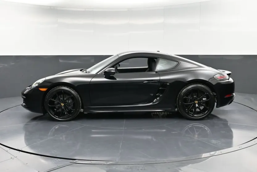 2025 Porsche Cayman photo 1