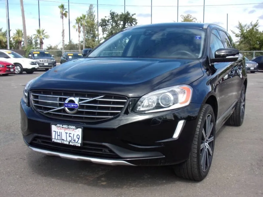 2015 Volvo XC60 T5 Drive-E Platinum photo 1