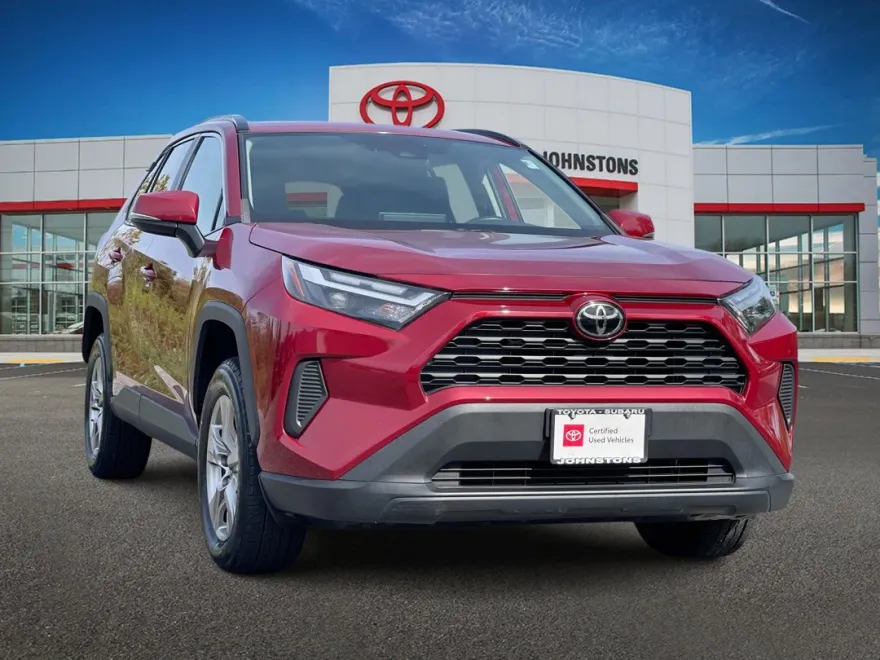 2022 Toyota RAV4 XLE photo 1