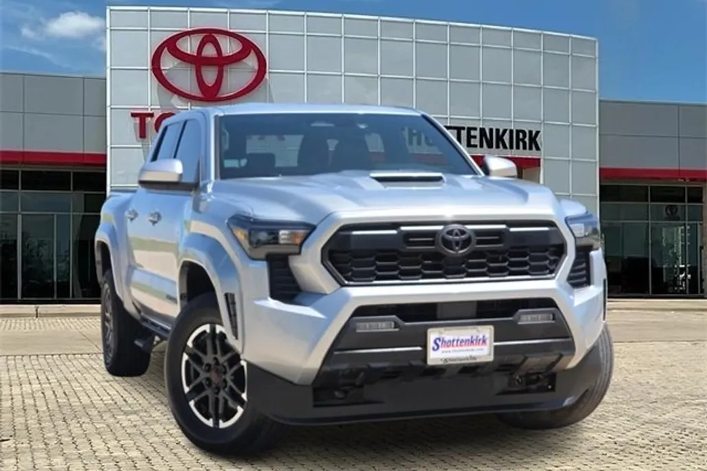 2024 Toyota Tacoma TRD Off-Road photo 1