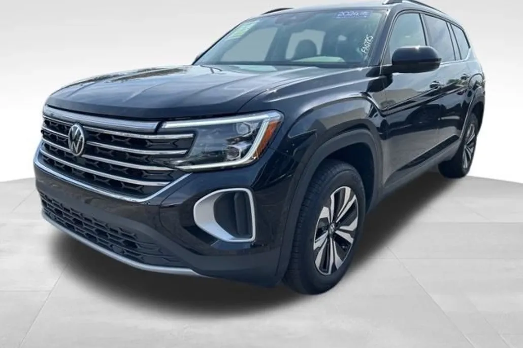 2024 Volkswagen Atlas SE photo 1