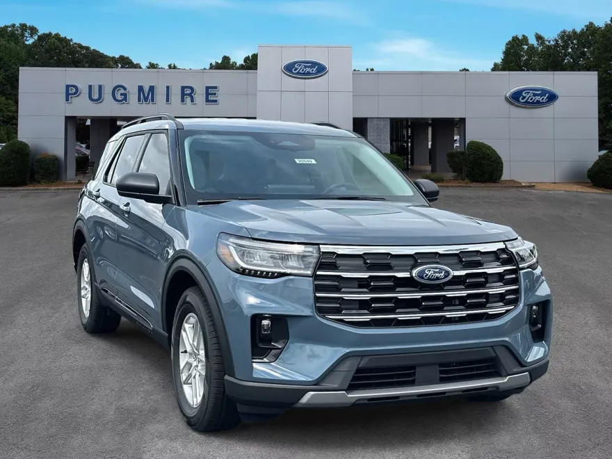 2025 Ford Explorer photo 1