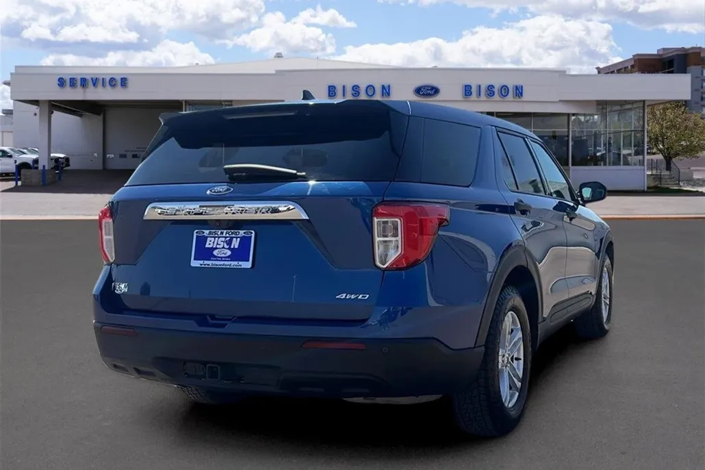 2022 Ford Explorer Base photo 1