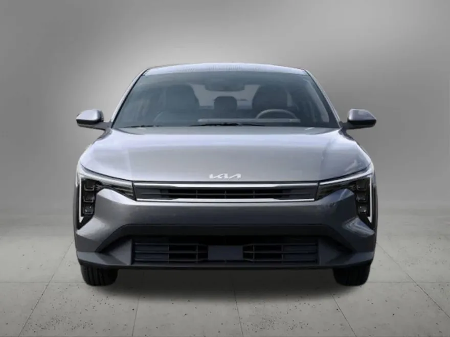 2025 Kia K4 LXS photo 1