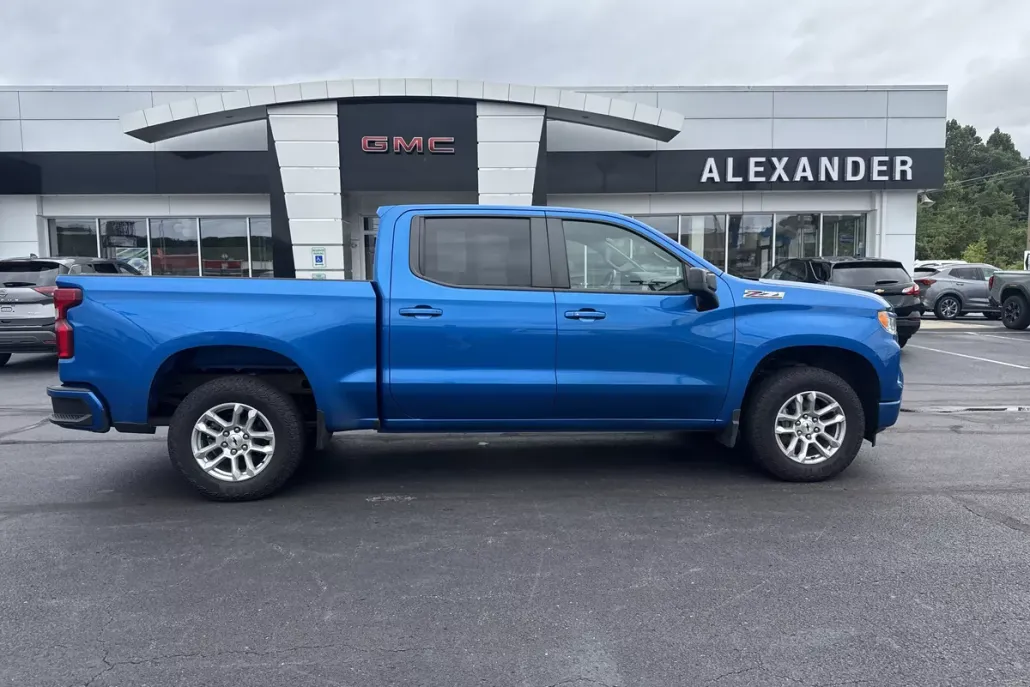 2022 Chevrolet Silverado 1500 RST photo 1