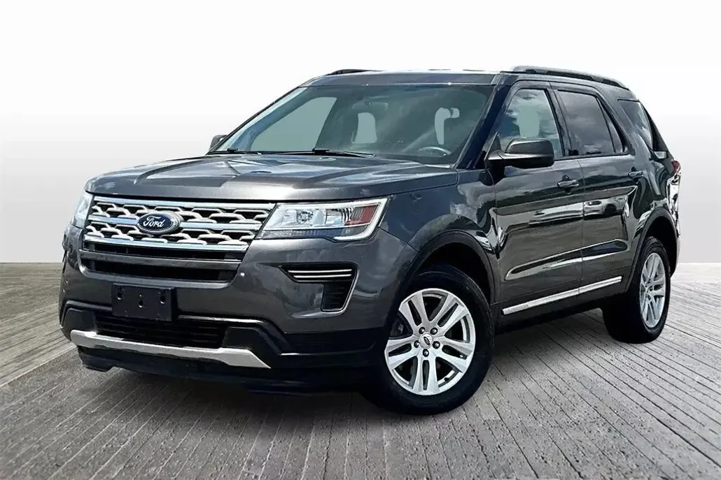 2018 Ford Explorer XLT Sport photo 1