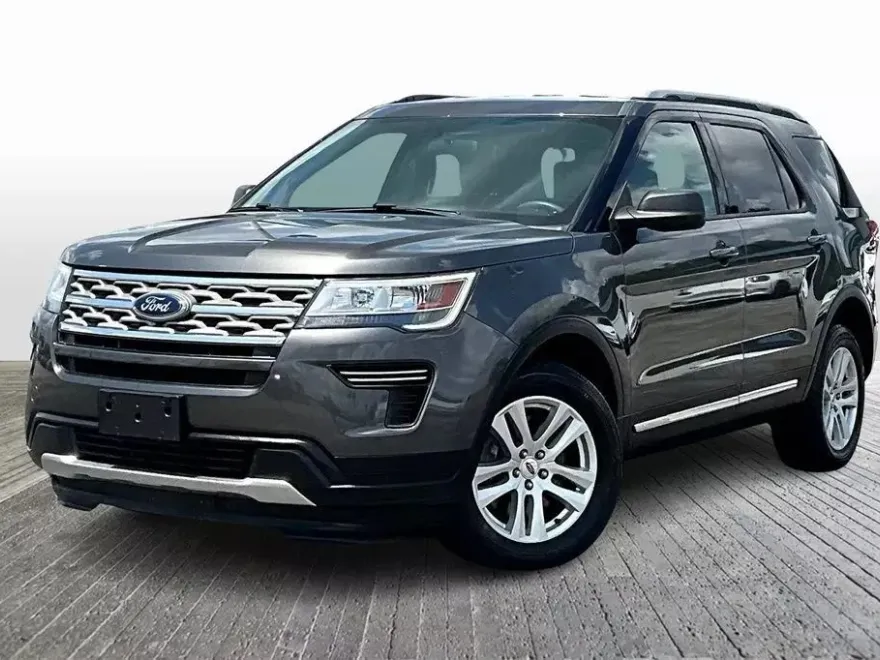 2018 Ford Explorer XLT Sport photo 1