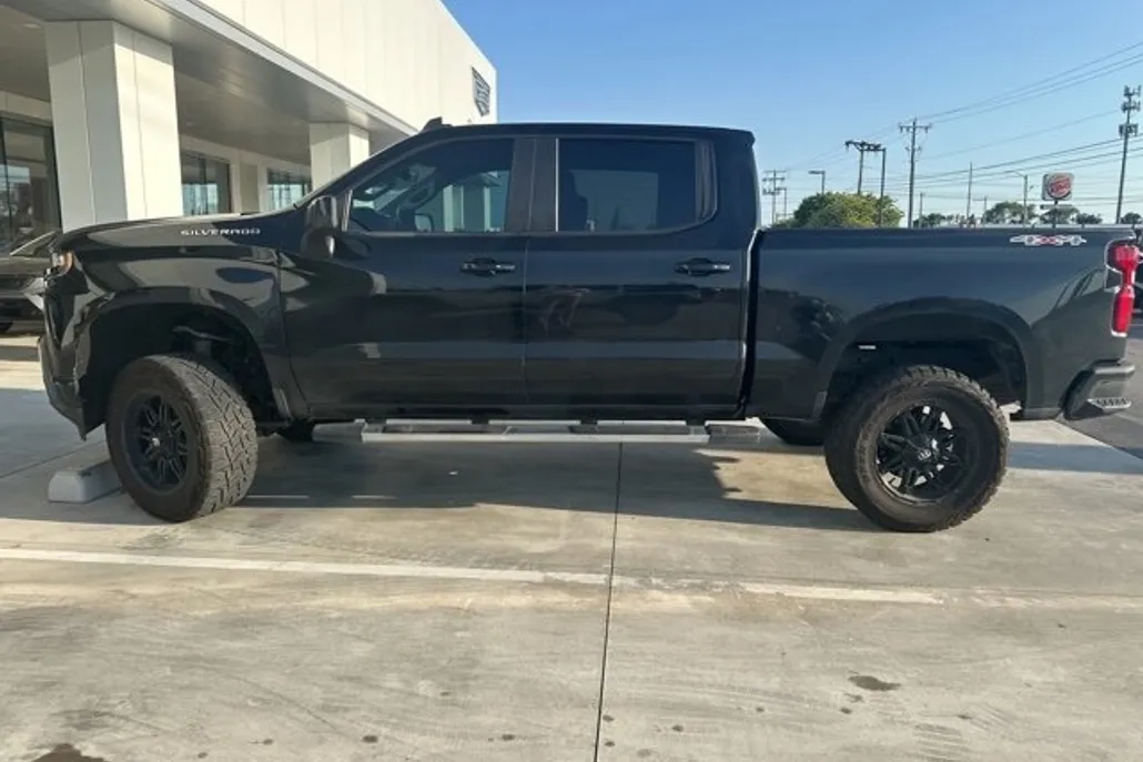 2019 Chevrolet Silverado 1500 RST photo 1