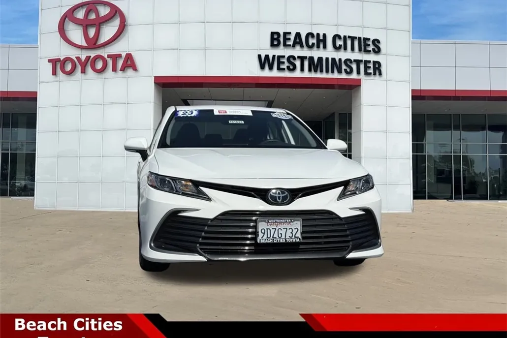 2023 Toyota Camry LE photo 1