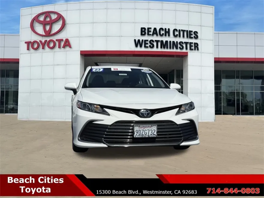 2023 Toyota Camry LE photo 1