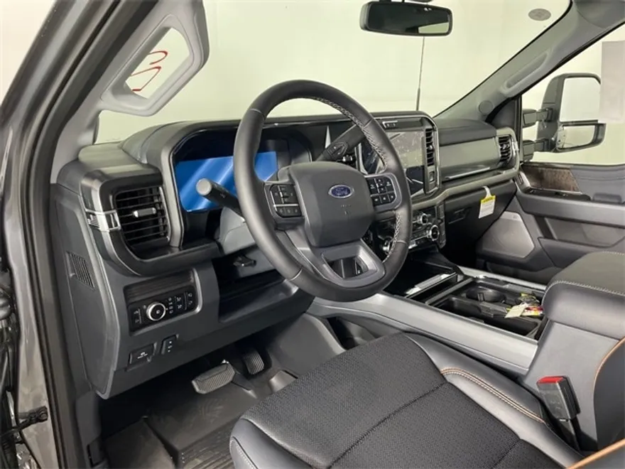 2025 Ford F-250 photo 1