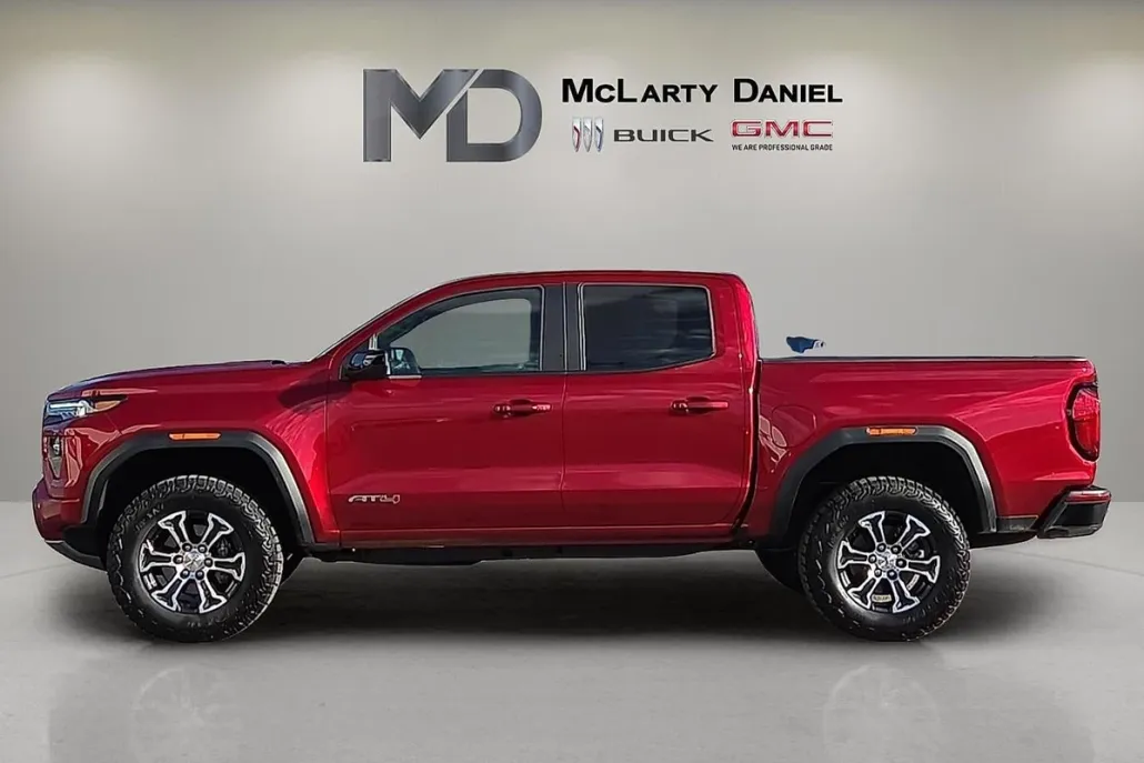 2024 Gmc Canyon AT4 photo 1