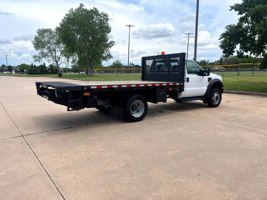 2009 Ford F-550 XLT photo 9
