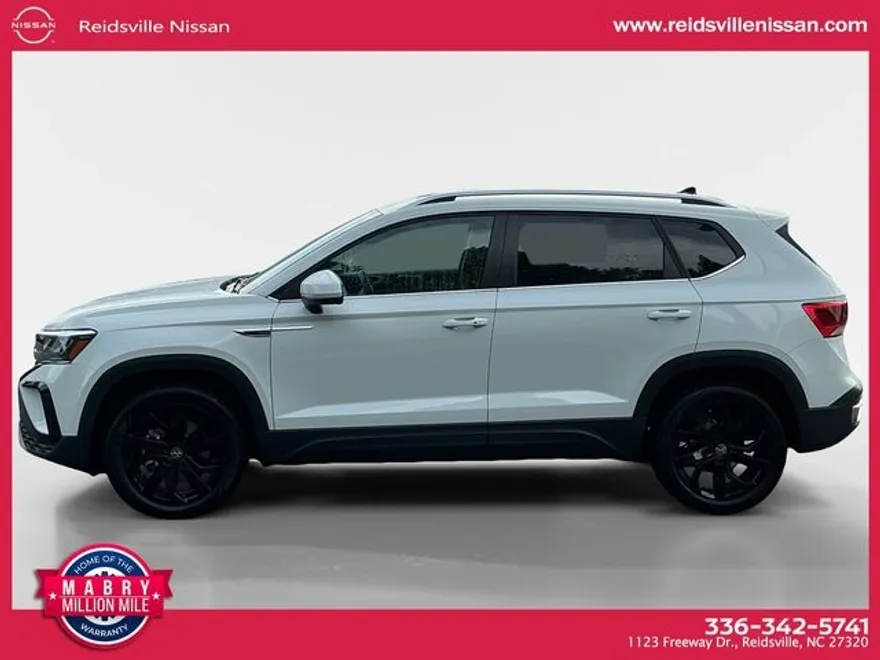 2024 Volkswagen Taos SE photo 1