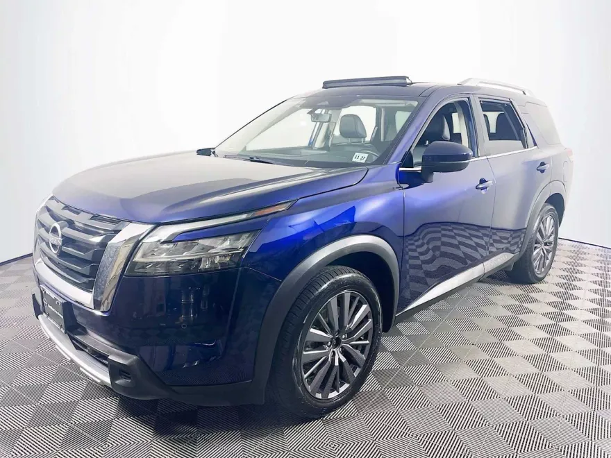 2023 Nissan Pathfinder SL photo 1