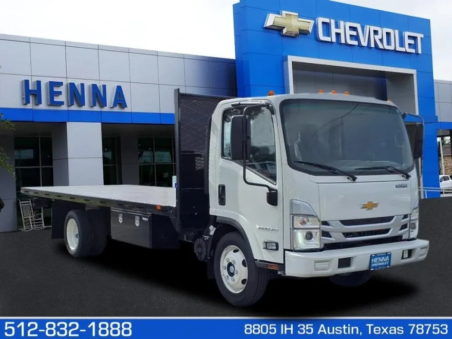 2025 Chevrolet Silverado photo 1