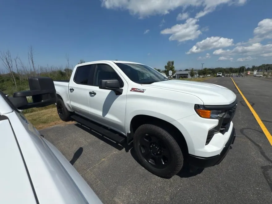 2023 Chevrolet Silverado 1500 photo 1