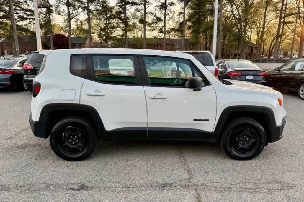 2017 Jeep Renegade Sport photo 1