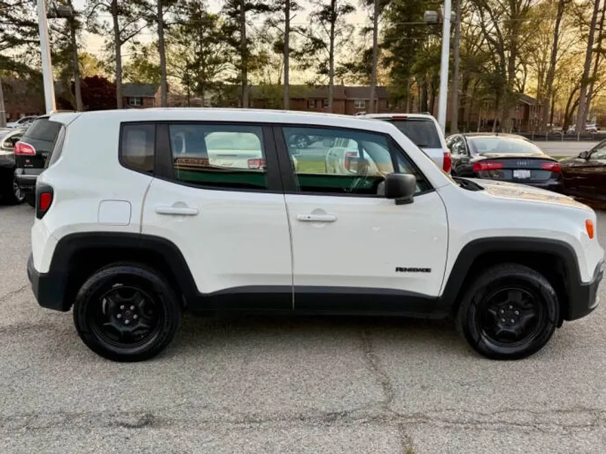 2017 Jeep Renegade Sport photo 1