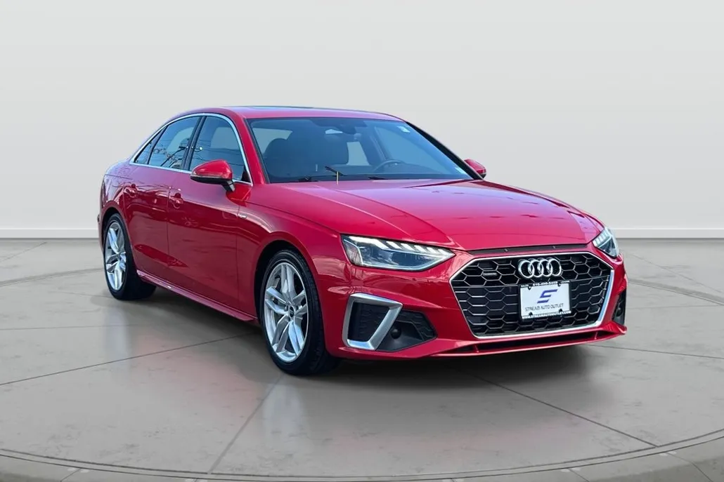 2023 Audi A4 45 S line Premium Plus Quattro photo 1