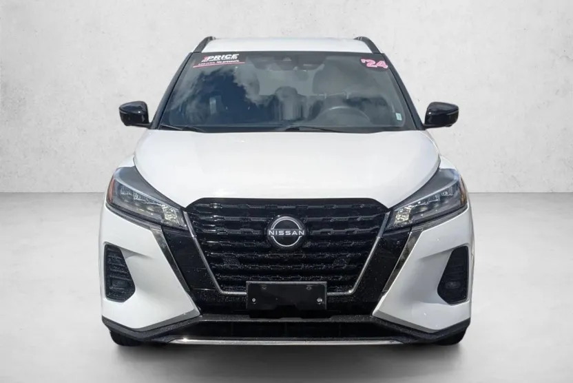 2024 Nissan Kicks SR photo 1