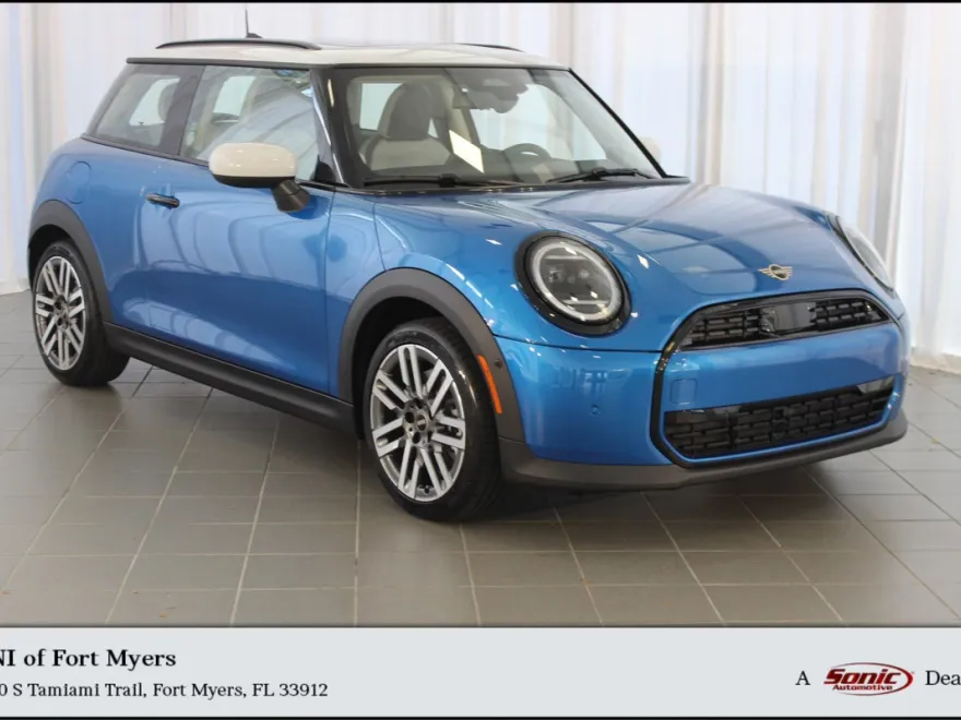 2025 Mini Cooper 2 Door Hardtop Signature photo 1