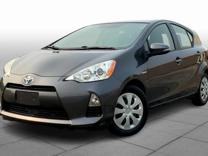 2014 Toyota Prius C Two photo 1