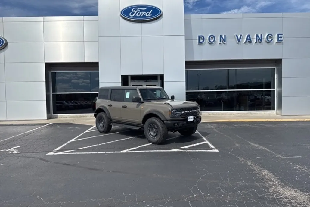 2025 Ford Bronco Badlands photo 1