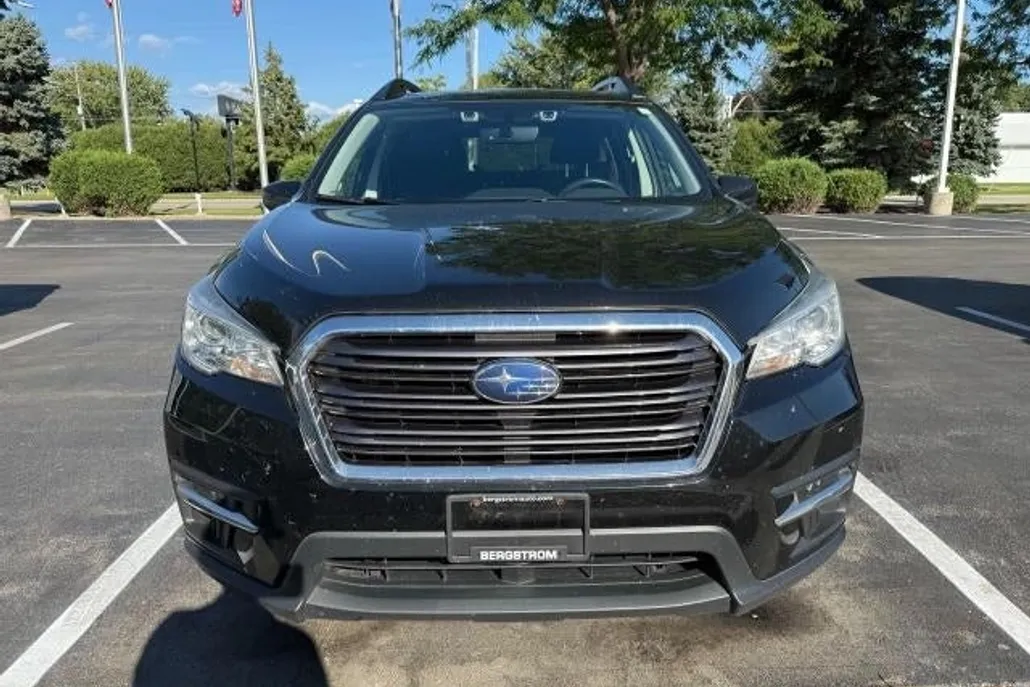 2019 Subaru Ascent Premium photo 1