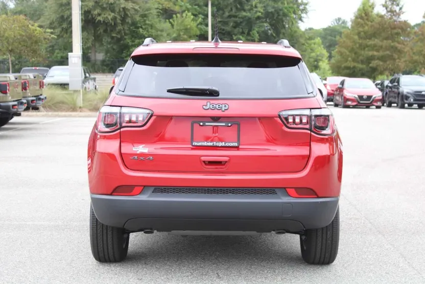 2026 Jeep Compass Latitude Altitude photo 1
