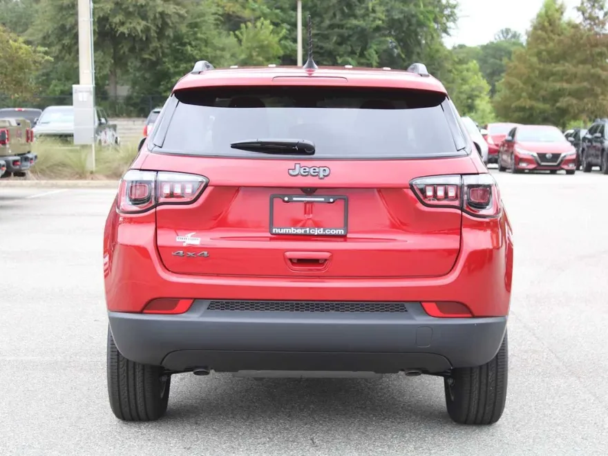 2026 Jeep Compass Latitude Altitude photo 1