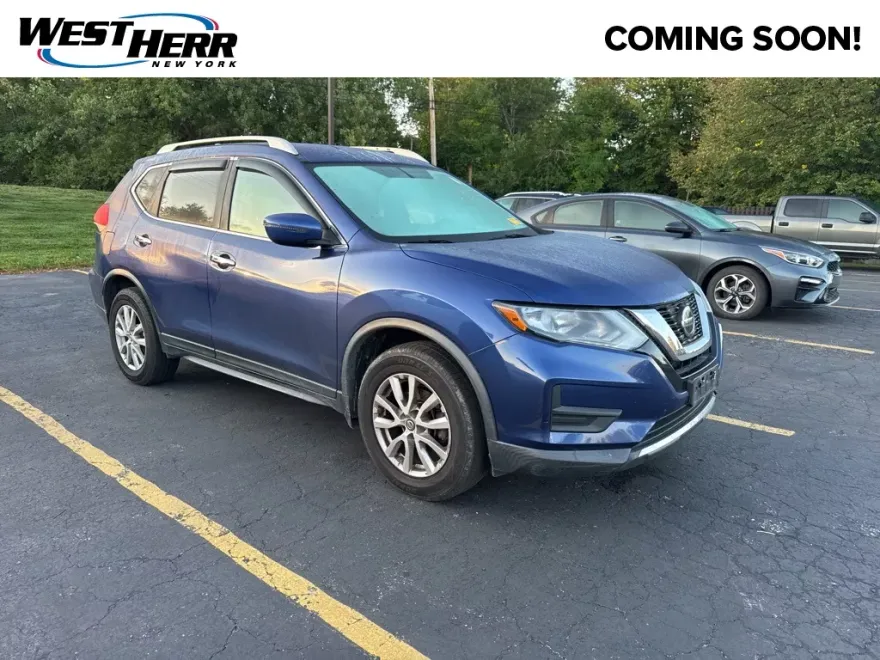 2018 Nissan Rogue SV photo 1