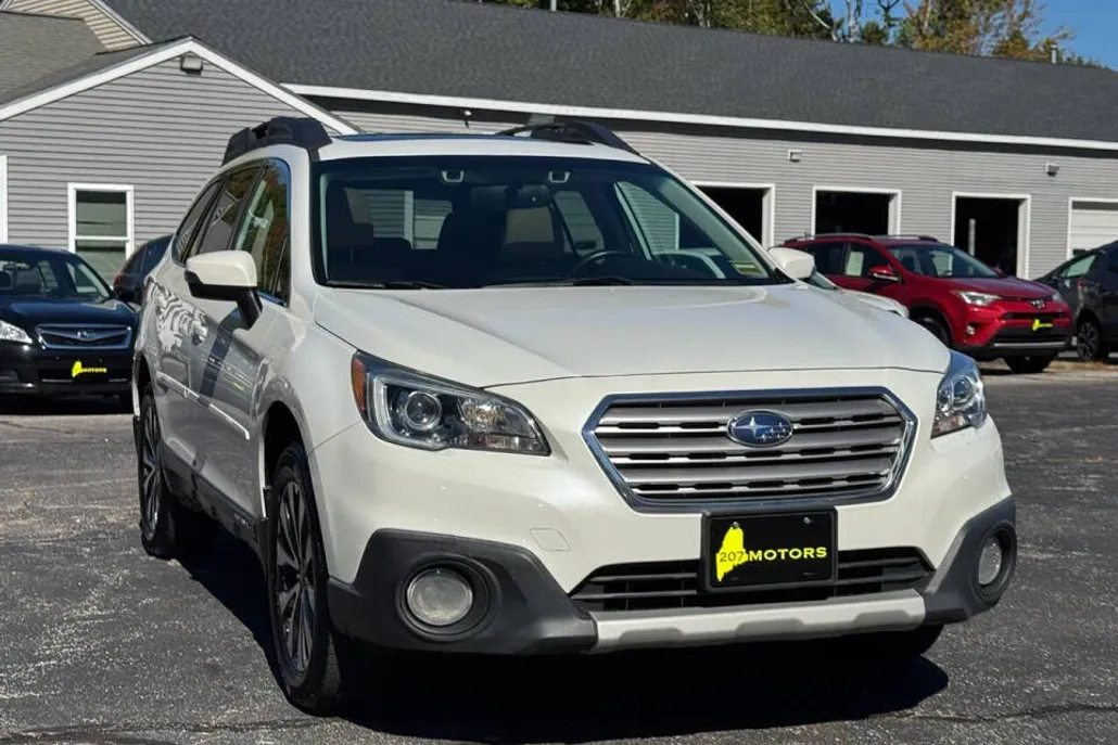2016 Subaru Outback 2.5i Limited photo 1