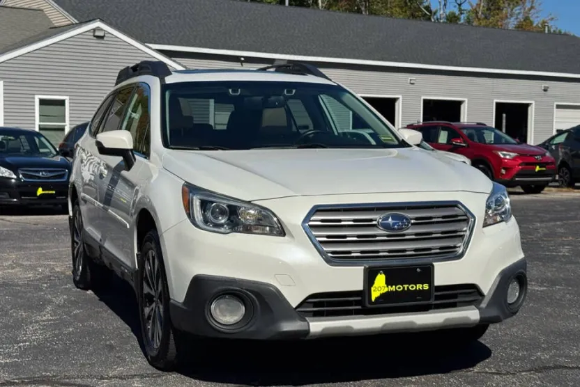 2016 Subaru Outback 2.5i Limited photo 1