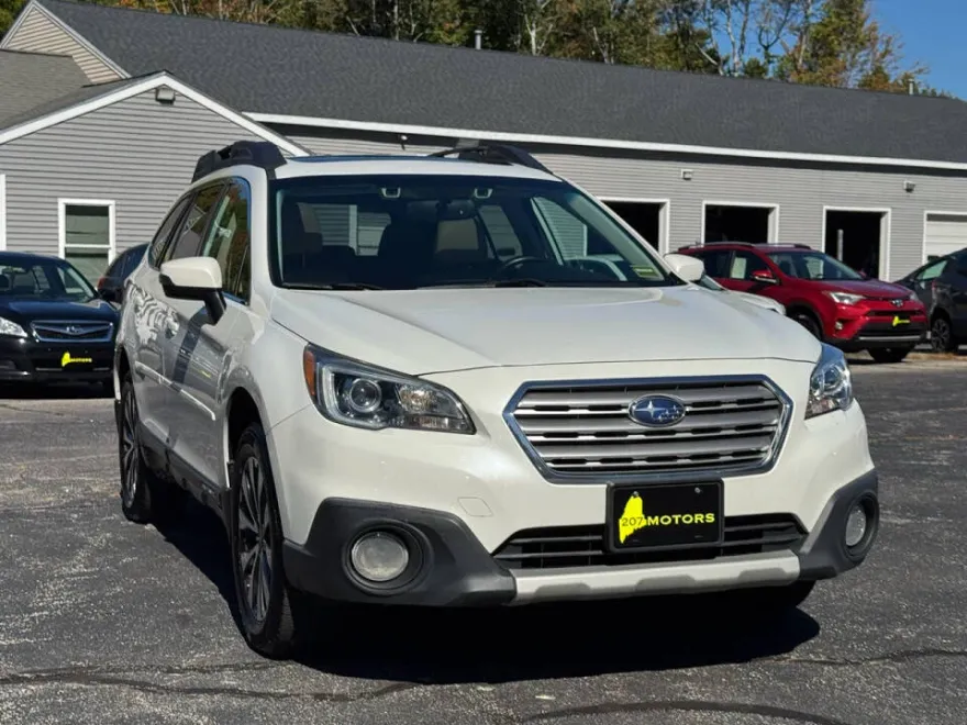 2016 Subaru Outback 2.5i Limited photo 1