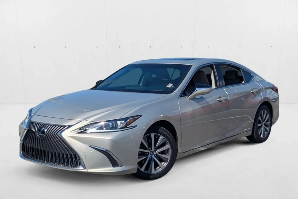 2020 Lexus ES 300h photo 1