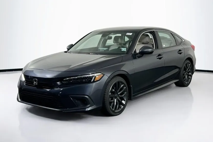2022 Honda Civic Touring photo 1