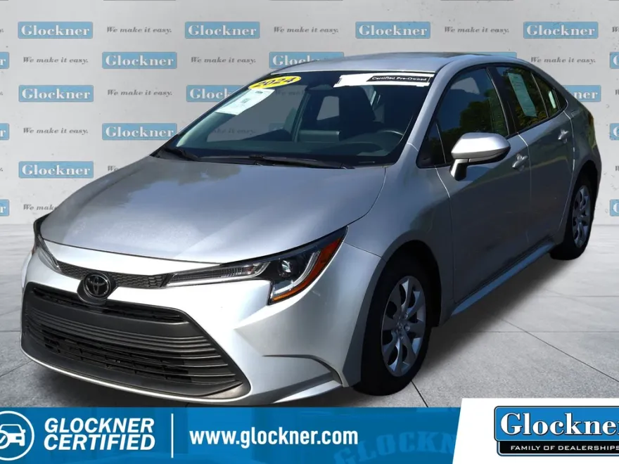 2024 Toyota Corolla LE photo 1