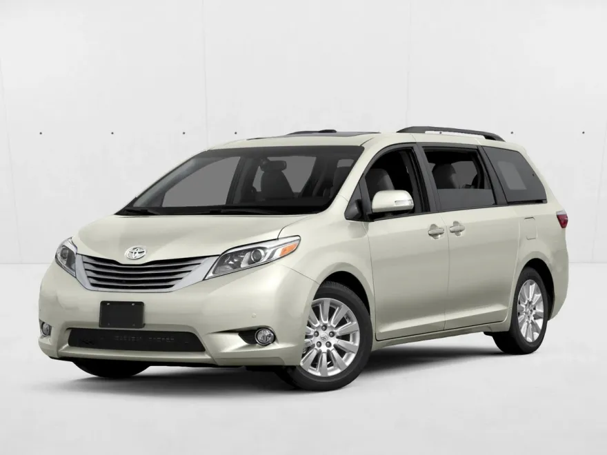 2017 Toyota Sienna XLE photo 1